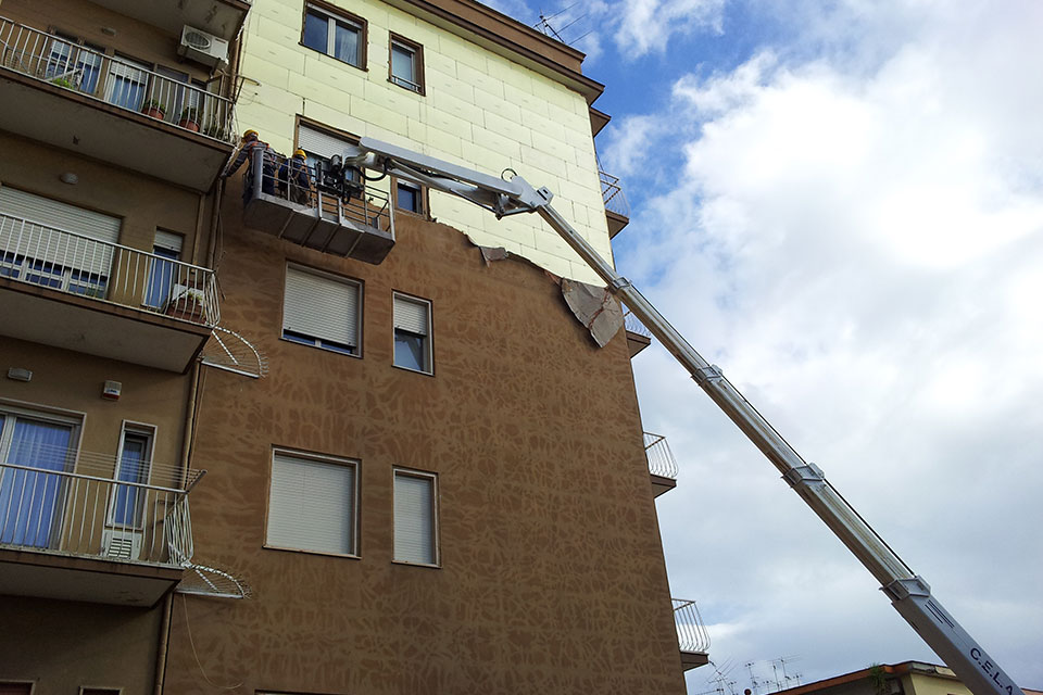 Noleggio piattaforma aerea autocarrata Napoli