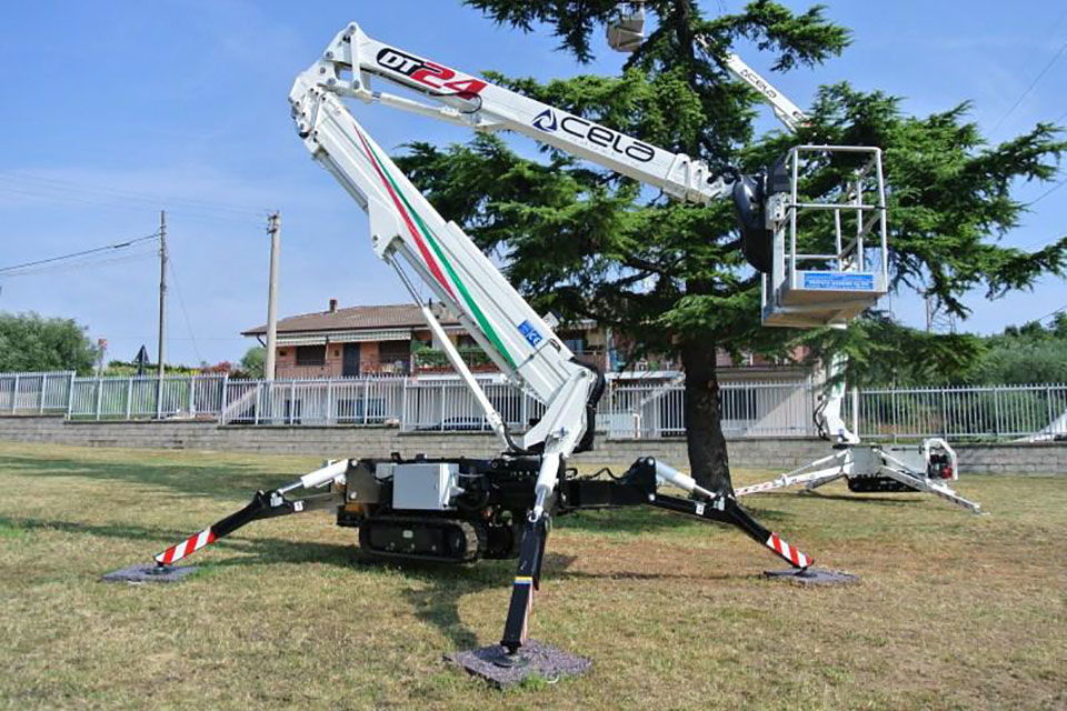 Noleggio piattaforma telescopica a ragno Napoli