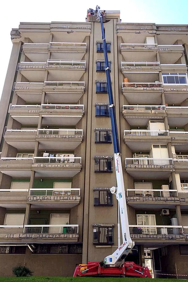 Noleggio piattaforma telescopica a ragno Napoli