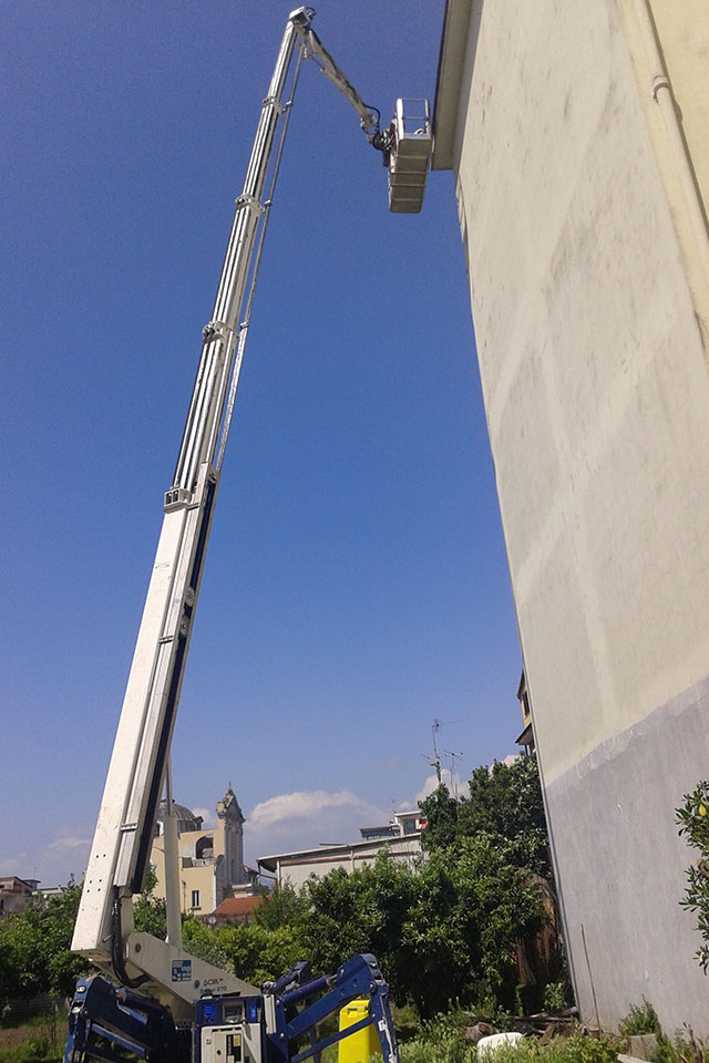 Noleggio piattaforma telescopica a ragno Napoli