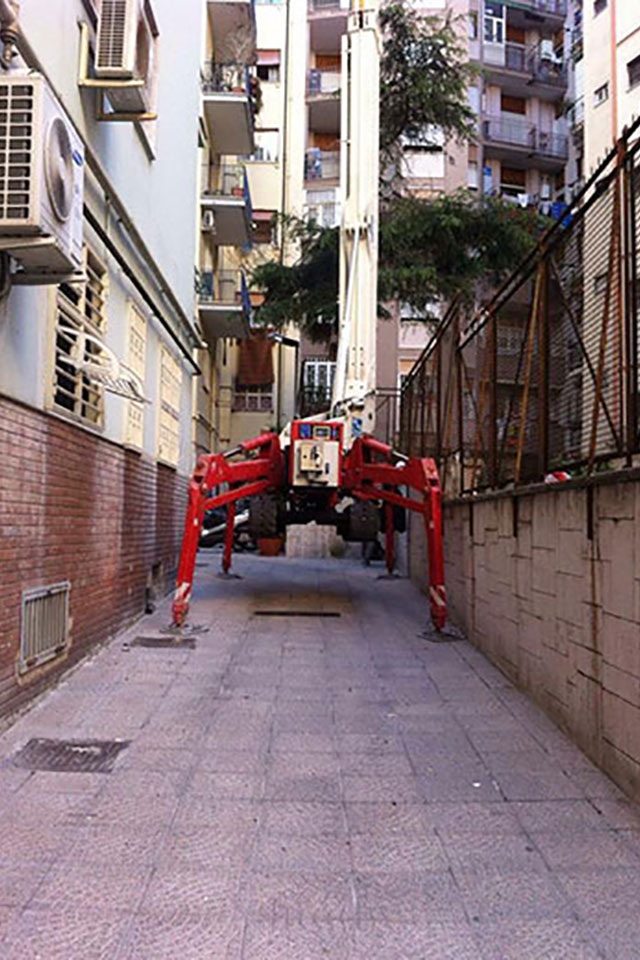 Noleggio piattaforma telescopica a ragno Napoli